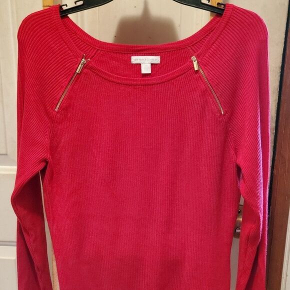 New York & Company Sweaters - New York & Company crewneck sweater with zippers